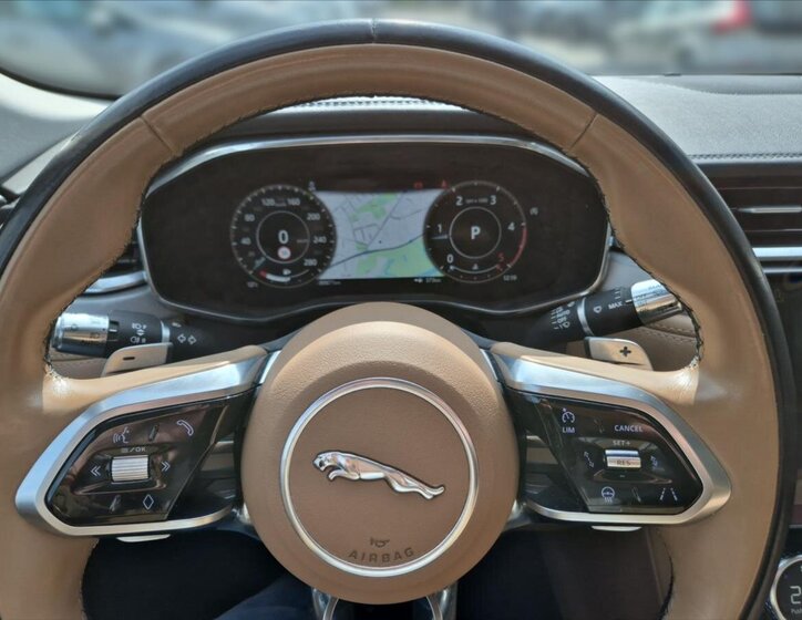 Jaguar F-Pace SUV / Terénní 2,0 l 150 kw