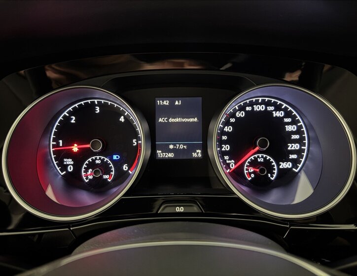 Volkswagen Touran MPV 2,0 l 110 kw