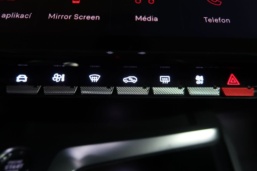 Peugeot 308 Hatchback 1,2 l 96 kw