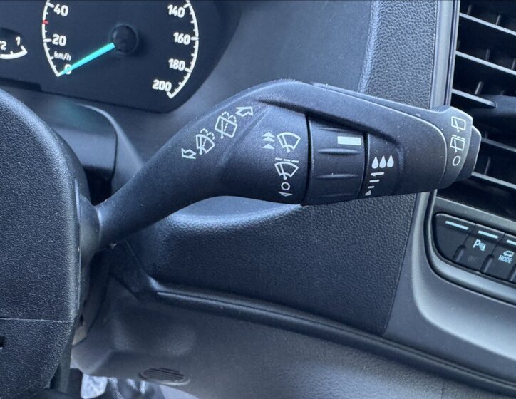 Ford Transit Kombi 2,0 l 96 kw