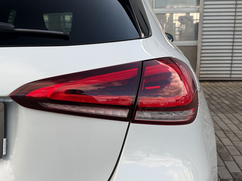 Mercedes-Benz Třídy A Hatchback 1,3 l 118 kw