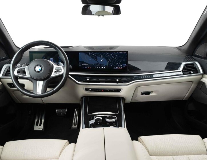 BMW X7 12