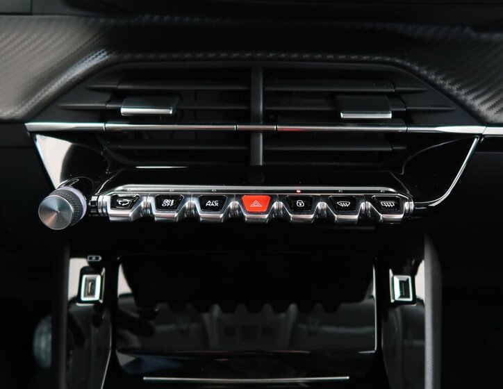 Peugeot 2008 SUV 1,2 l 96 kw