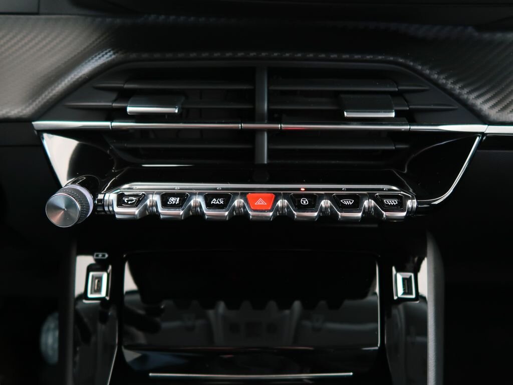 Peugeot 2008 SUV 1,2 l 96 kw