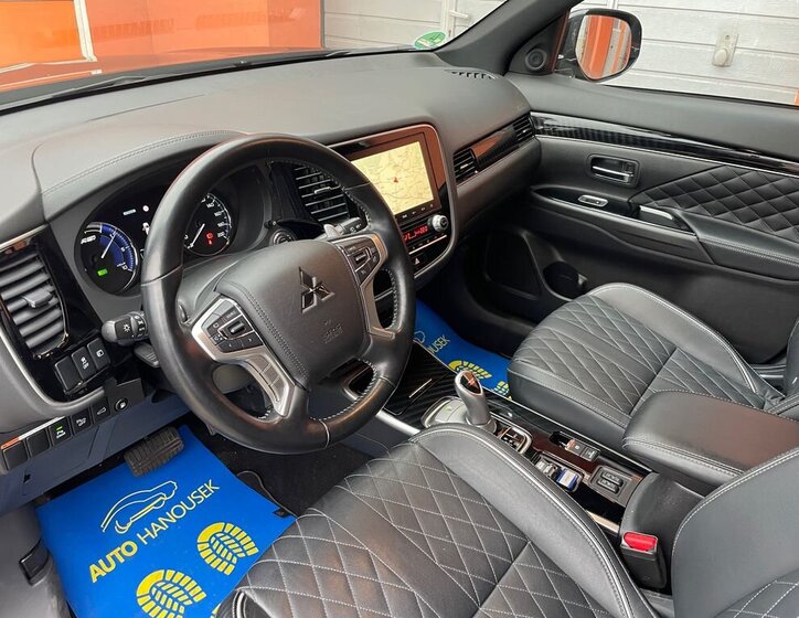 Mitsubishi Outlander 7