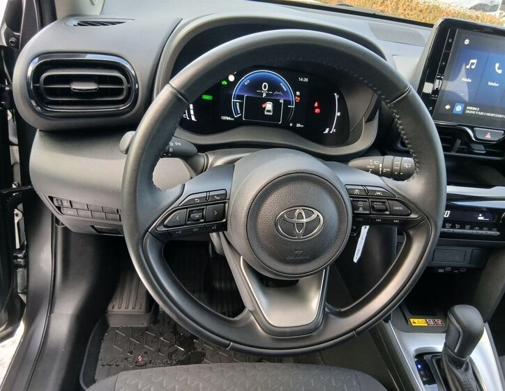 Toyota Yaris Cross 17