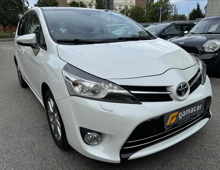Toyota Verso 17