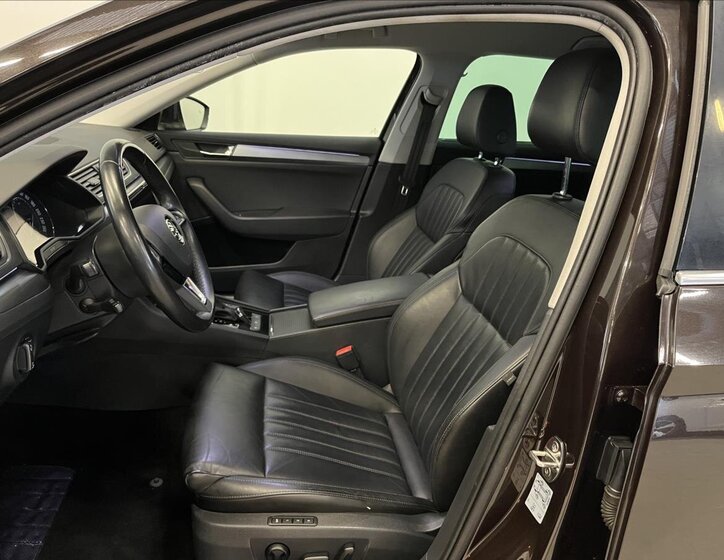 Škoda Superb Kombi 1,6 l 88 kw