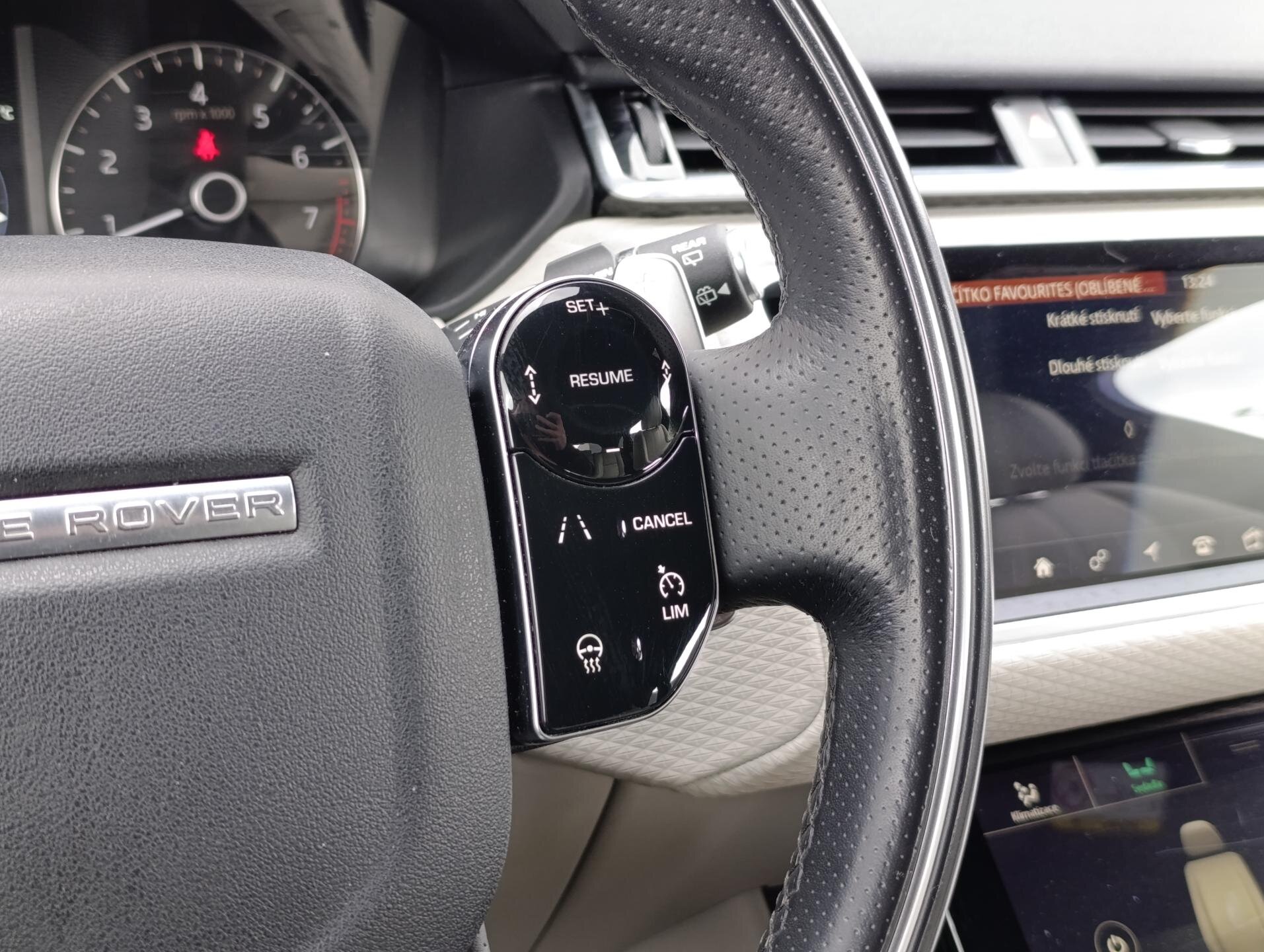 Land Rover Range Rover Velar SUV / Terénní 2,0 l 184 kw