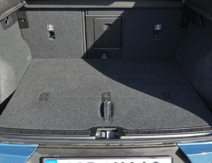 Volvo XC40 SUV / Terénní 2,0 l 120 kw