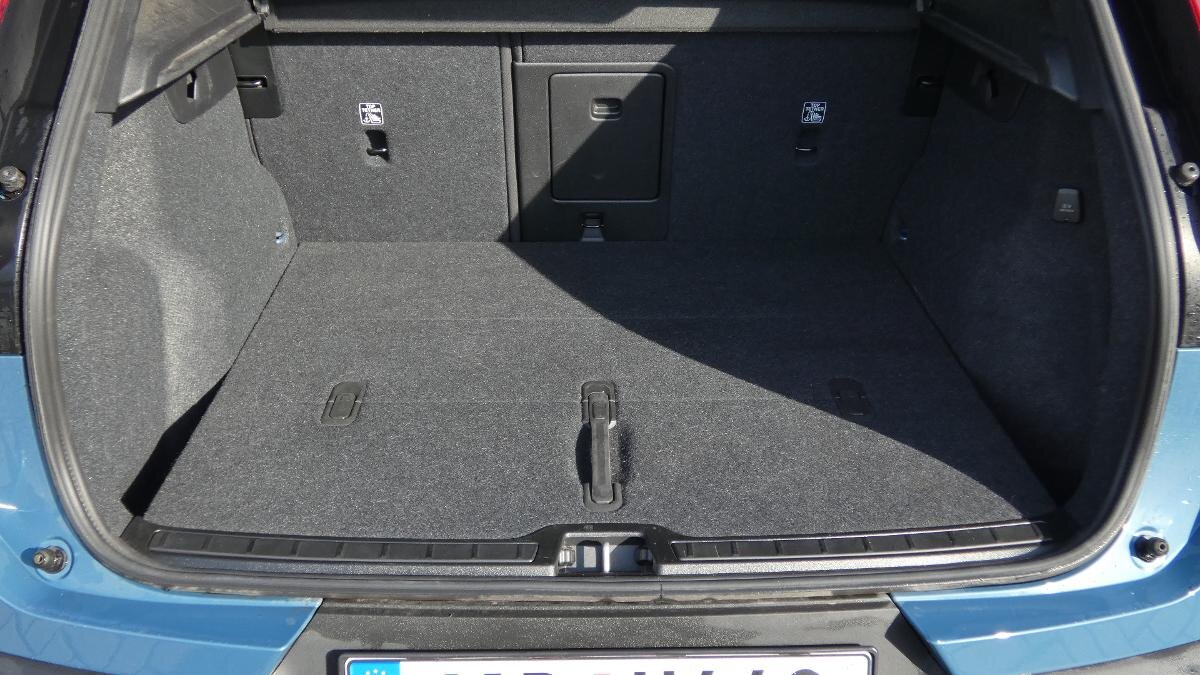 Volvo XC40 SUV / Terénní 2,0 l 120 kw