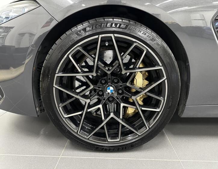 BMW M8 4