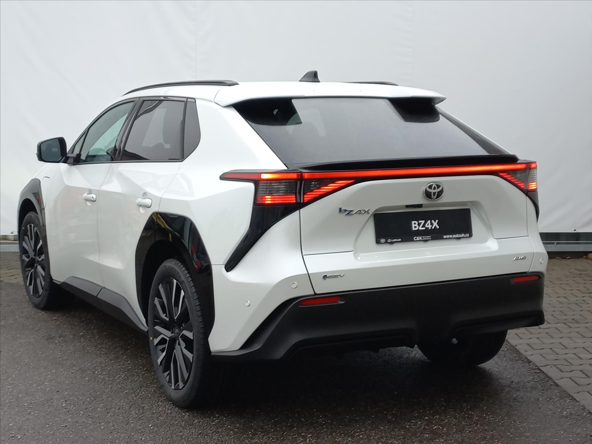 Toyota bZ4X SUV / Terénní 0,0 255 kw