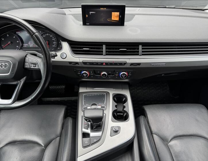 Audi Q7 15