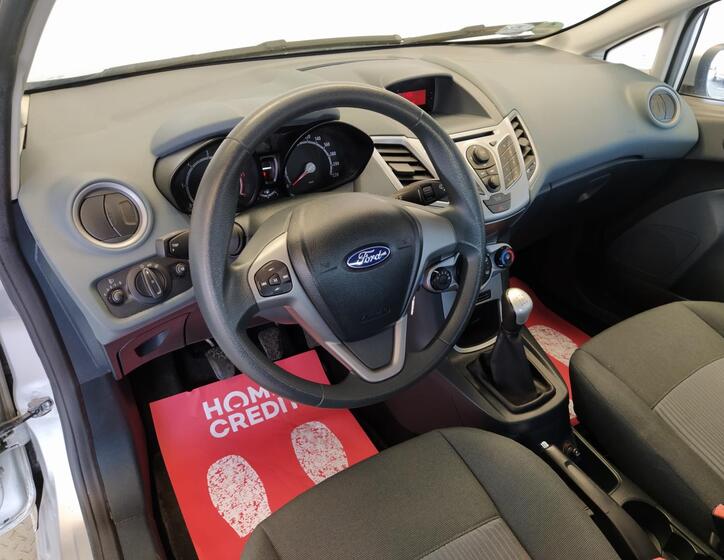 Ford Fiesta 13