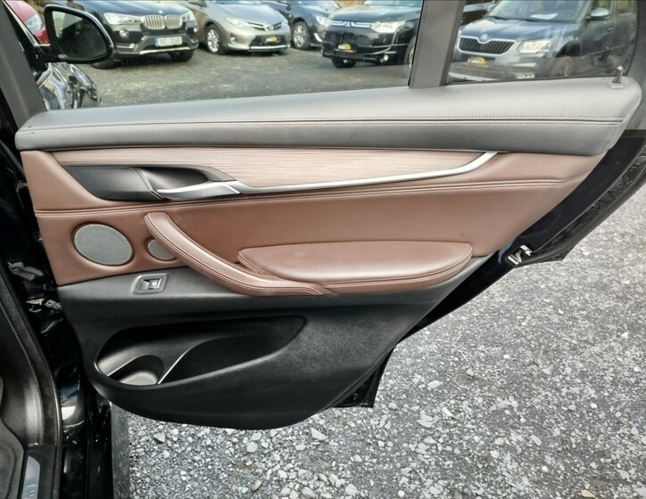 BMW X5 SUV 3,0 l 280 kw