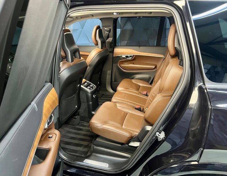 Volvo XC90 12