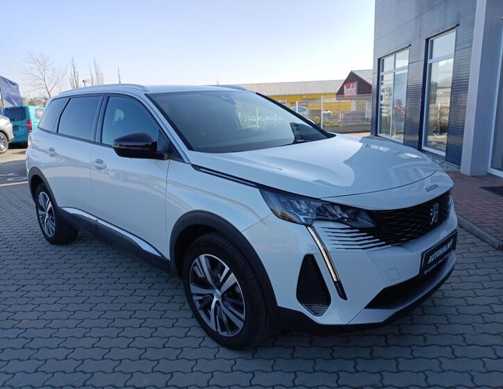 Peugeot 5008 SUV / Terénní 1,2 l 96 kw