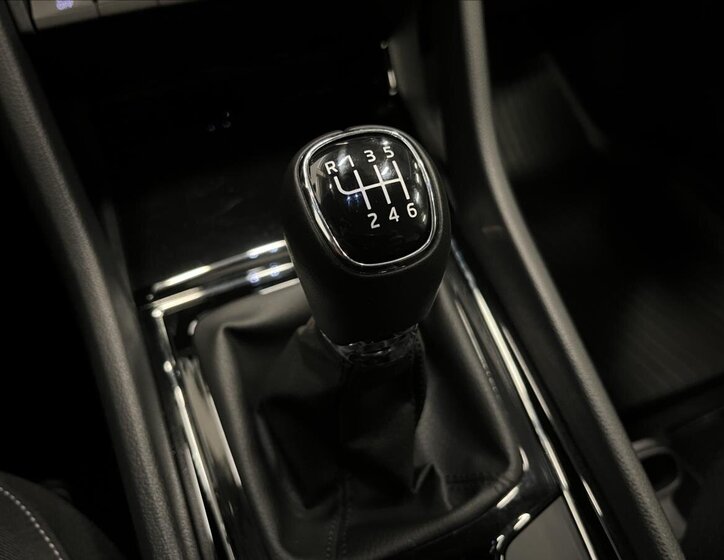 Škoda Karoq SUV 1,5 l 110 kw