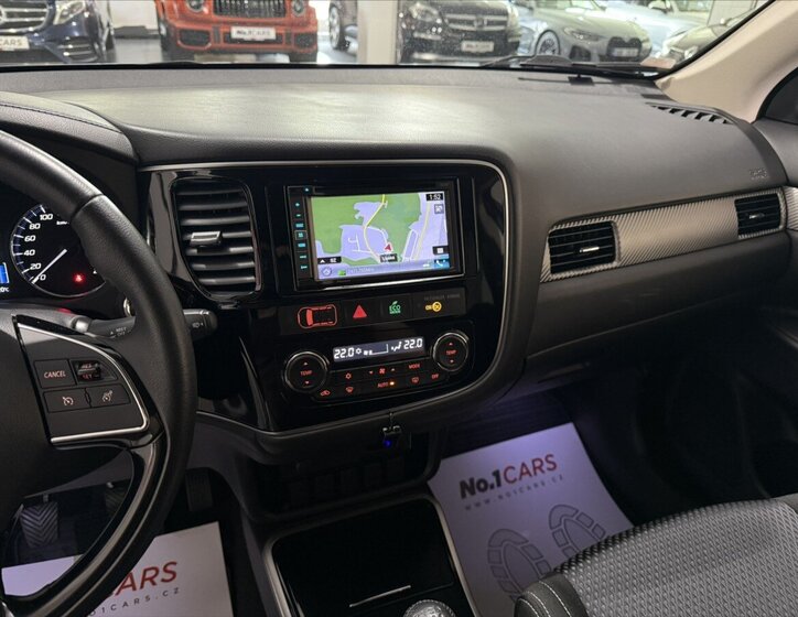 Mitsubishi Outlander SUV / Terénní 2,3 l 110 kw