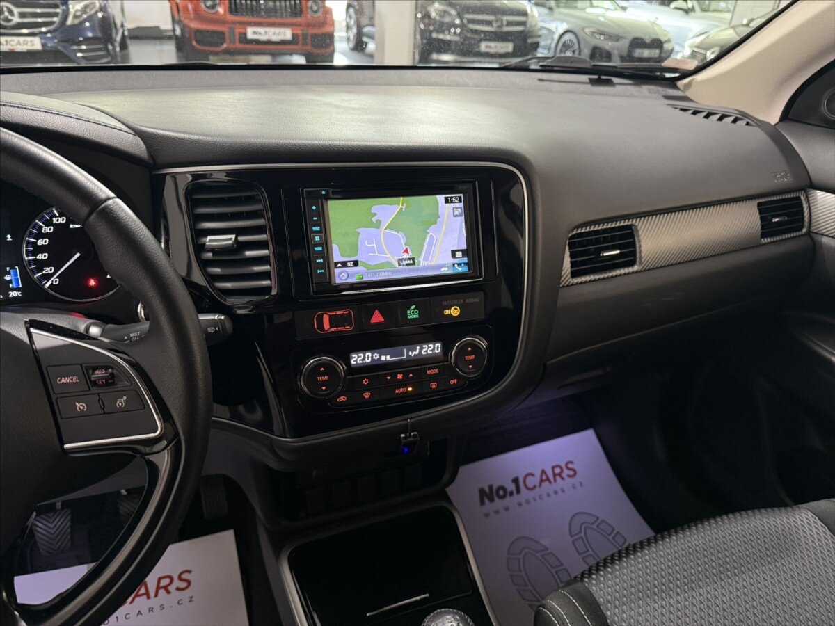 Mitsubishi Outlander SUV / Terénní 2,3 l 110 kw