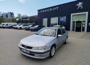 Peugeot 406 Sedan / Limuzína 2,0 l 80 kw