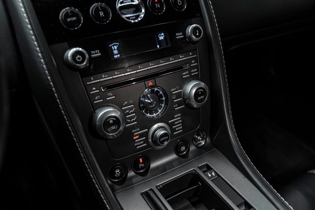 Aston Martin V8 Vantage Kupé 4,7 l 313 kw