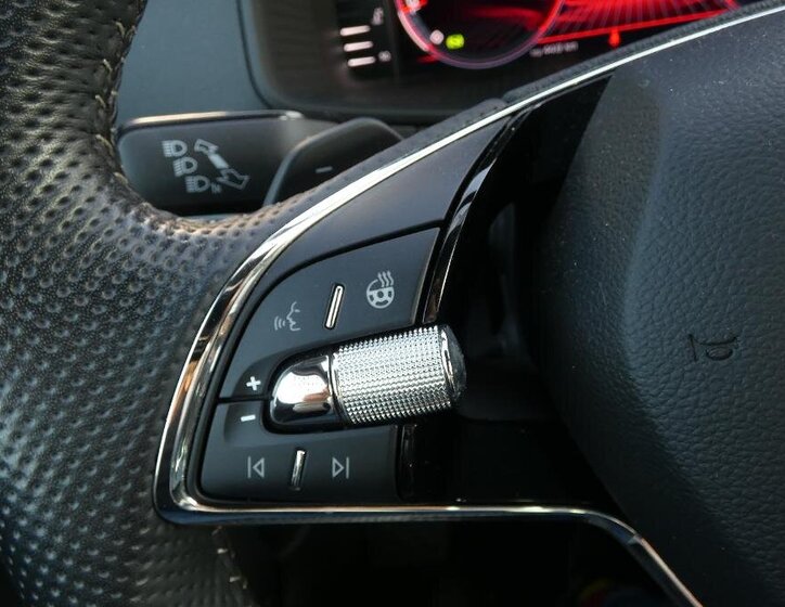 Škoda Karoq SUV / Terénní 1,5 l 110 kw