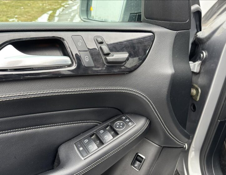 Mercedes-Benz Třídy M SUV / Terénní 3,0 l 190 kw