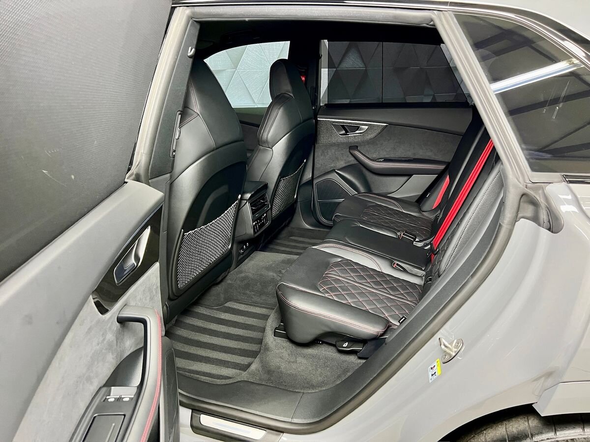 Audi SQ8 SUV / Terénní 4,0 l 373 kw