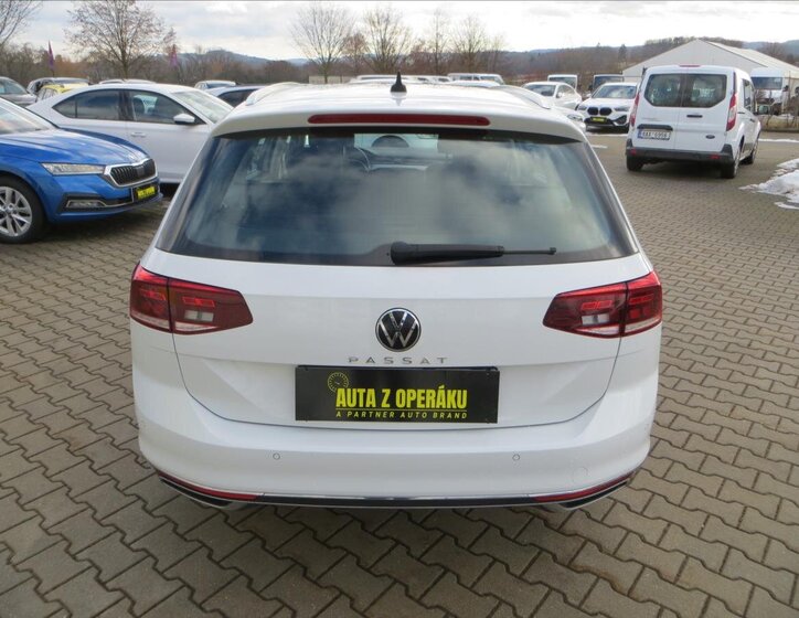 Volkswagen Passat Kombi 1,5 l 110 kw