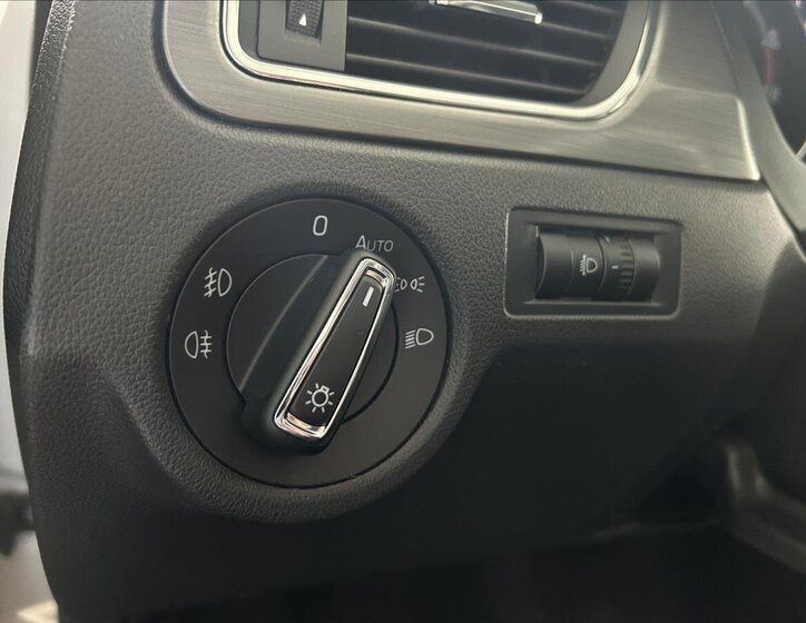 Škoda Rapid Sedan 999,0 81 kw