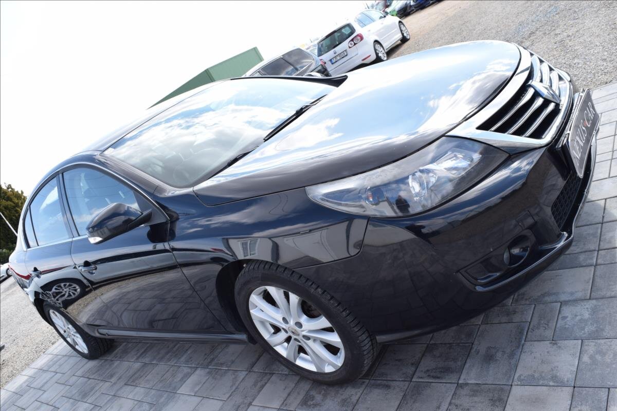 Renault Latitude Sedan / Limuzína 2,0 l 110 kw