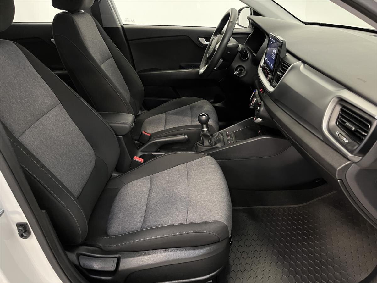 KIA Stonic SUV / Terénní 1,2 l 61 kw