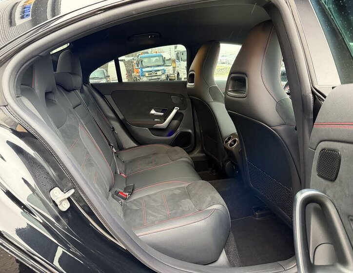 Mercedes-Benz CLA Sedan / Limuzína 2,0 l 110 kw