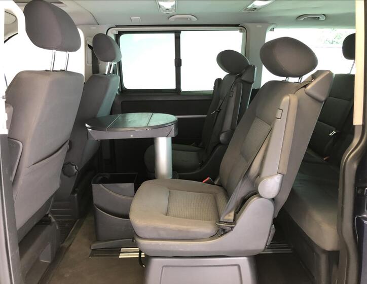 Volkswagen Multivan 10