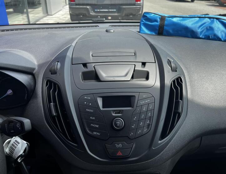 Ford Transit Courier 17