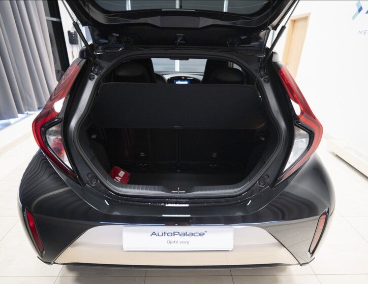 Toyota Aygo Hatchback 998,0 53 kw
