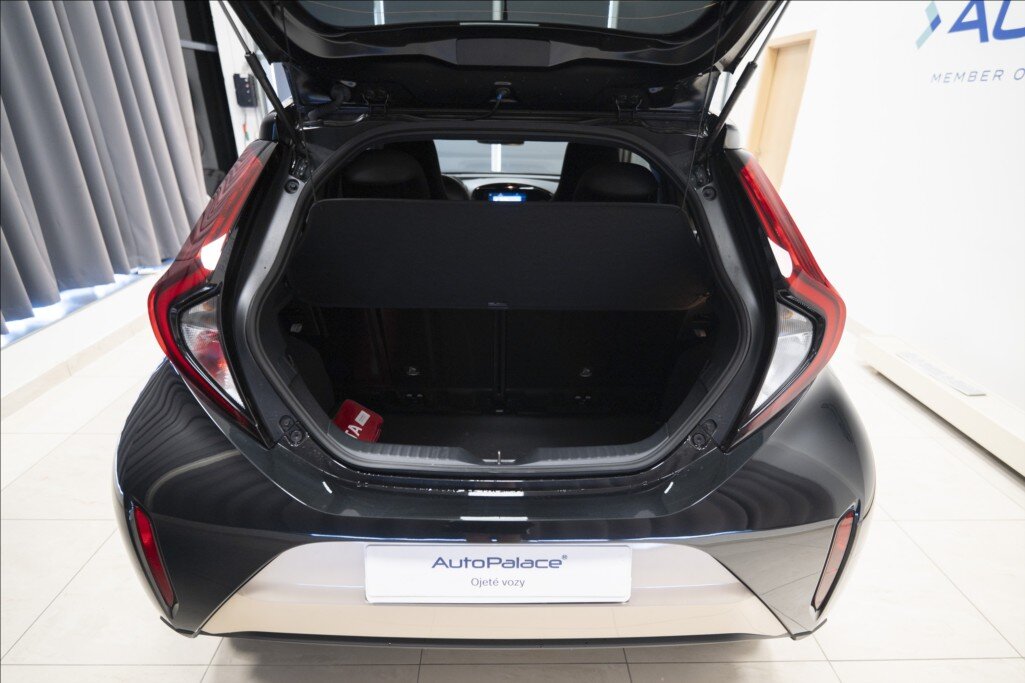 Toyota Aygo Hatchback 998,0 53 kw