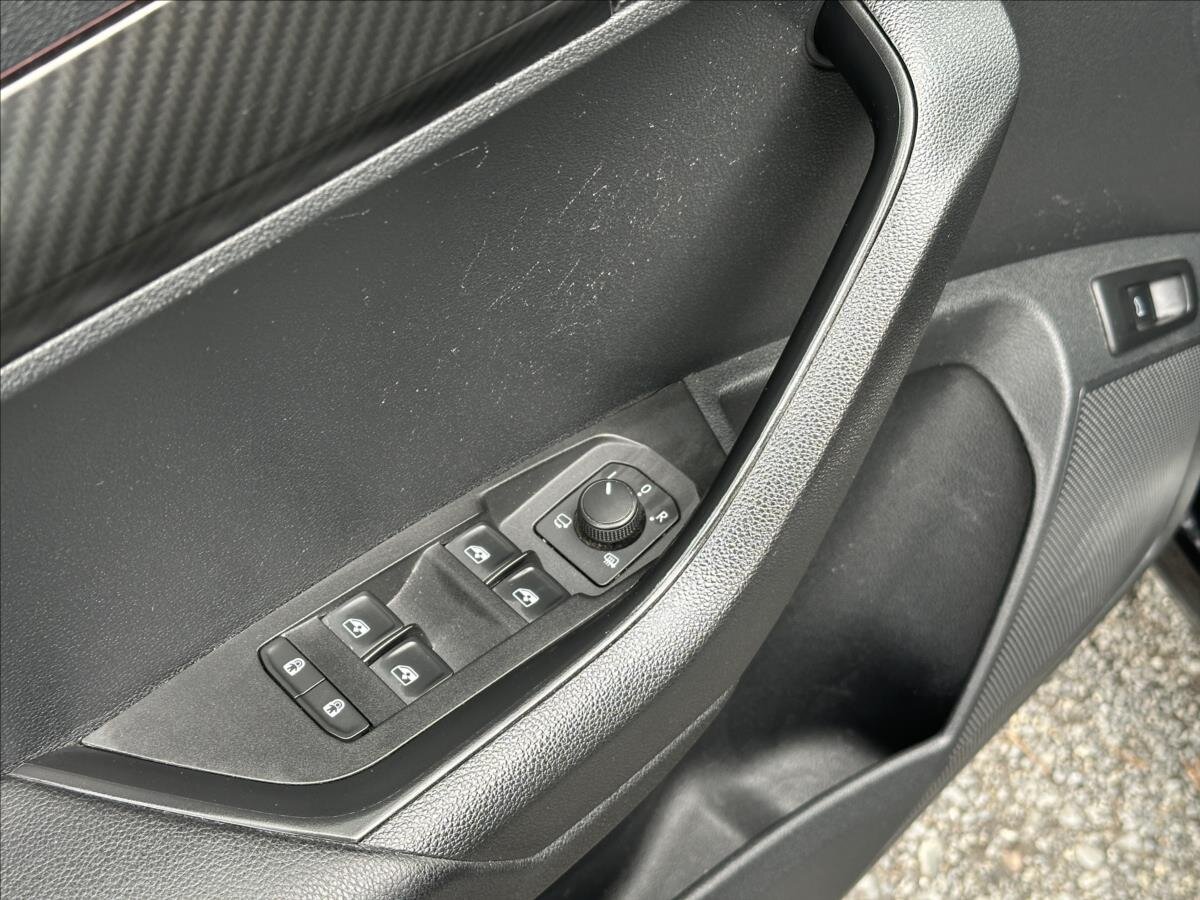 Škoda Karoq SUV / Terénní 2,0 l 140 kw