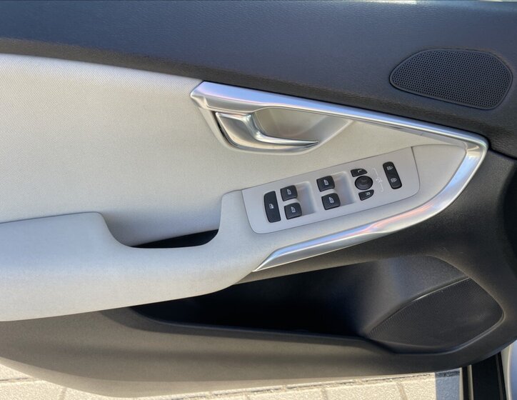 Volvo V40 Hatchback 2,0 l 140 kw