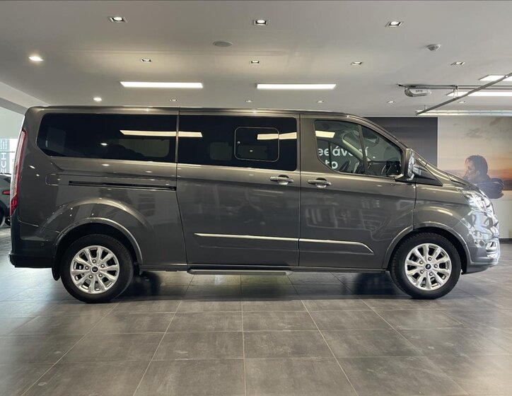 Ford Tourneo Custom MPV 2,0 l 136 kw