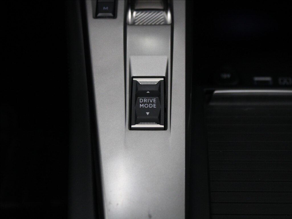 Peugeot 408 Liftback 1,2 l 96 kw