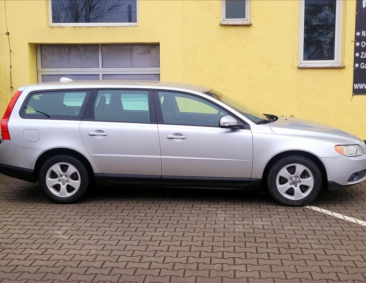 Volvo V70 Kombi 2,4 l 129 kw