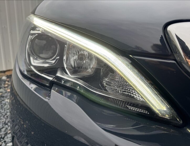 Peugeot 308 Kombi 1,5 l 96 kw