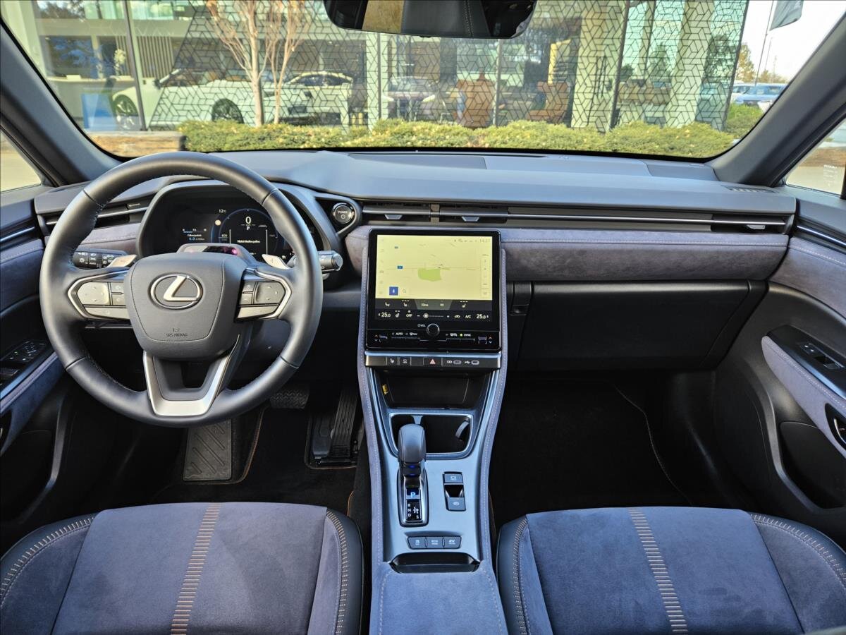 Lexus LBX Kombi 1,5 l 99 kw