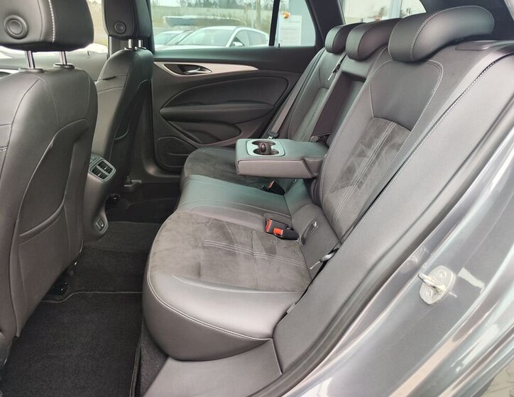 Opel Insignia Kombi 2,0 l 128 kw