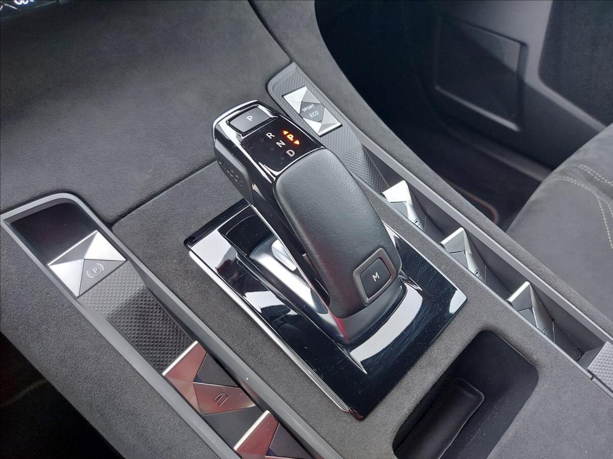 DS Automobiles DS7 Crossback SUV / Terénní 1,6 l 133 kw
