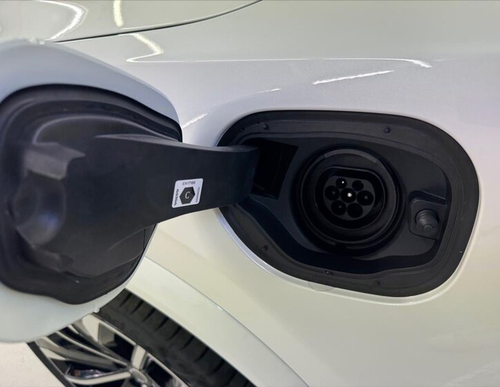 Volvo XC90 SUV 2,0 l 335 kw