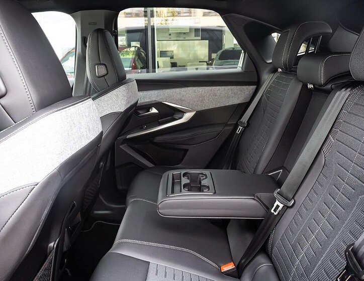 Peugeot 3008 Sedan 1,2 l 136 kw